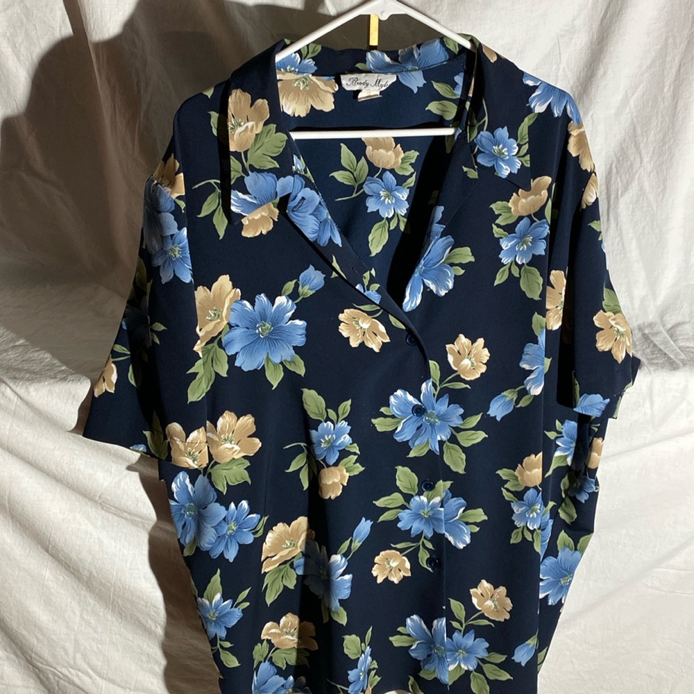 Brody, Miles polyester button-down size 2X blue with Flowers non smoker
